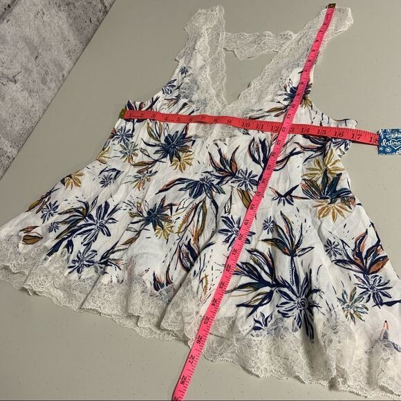 🆕 Intimately Free People Women's White Bell Flower Double-v Tunic - Picture 8 of 8